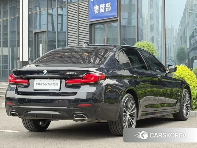 BMW 5 series 2023 Черный из Китая, фото 3