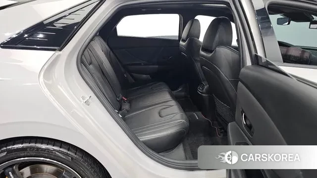 Hyundai Avante (CN7) 2022 Серебристо-серый из Кореи, фото 3