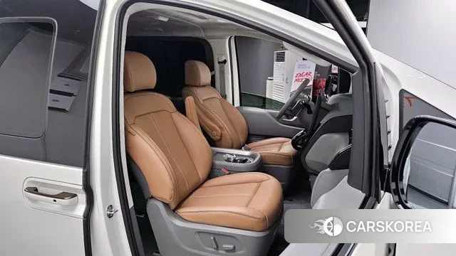 Hyundai Staria 2025 Белый из Кореи, фото 3