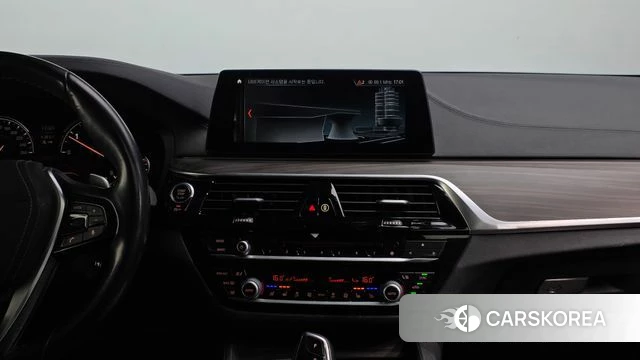 BMW 5 Series (G30) 2018 Серый из Кореи, фото 3