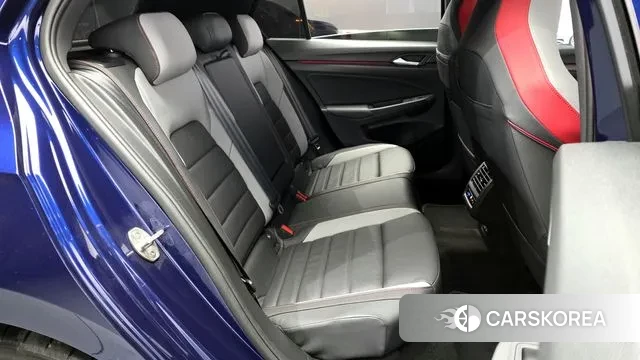 Volkswagen Golf 8th Generation 2024 Синий из Кореи, фото 3