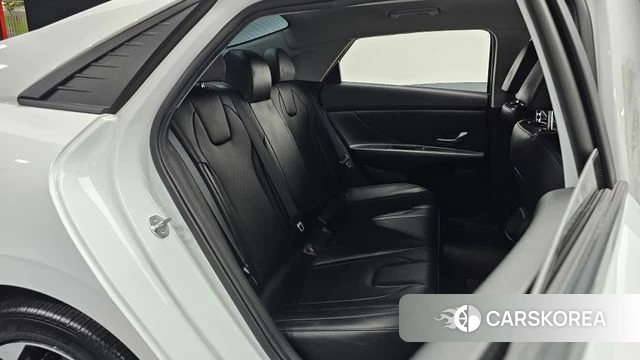 Hyundai Avante Hybrid (CN7) 2022 Белый из Кореи, фото 3
