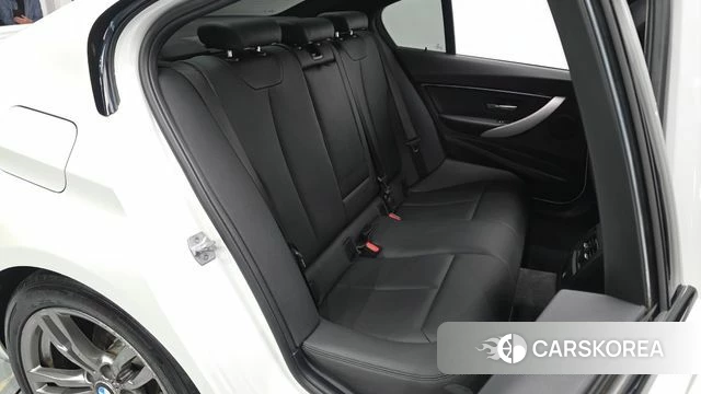 BMW 3 Series (F30) 2018 Белый из Кореи, фото 3