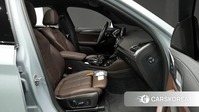 BMW X4 (G02) 2025 Серебристо-серый из Кореи, фото 3