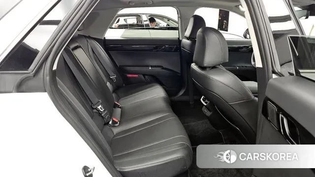 Hyundai Grandeur Hybrid (GN7) 2023 Белый из Кореи, фото 3