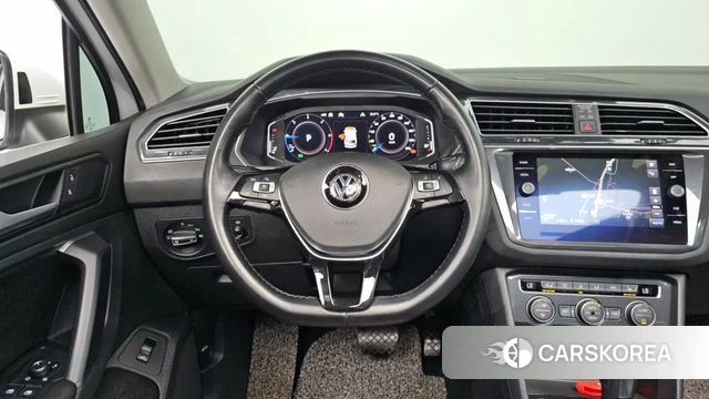 Volkswagen Tiguan second Generation 2020 Белый из Кореи, фото 3
