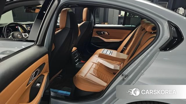 BMW 3 Series (G20) 2023 Серебристо-серый из Кореи, фото 3