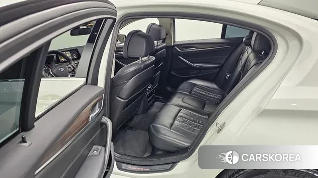 BMW 5 Series (G30) 2019 Белый из Кореи, фото 3