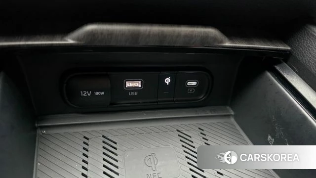 Kia Sportage 5th Generation Hybrid 2024 Белый из Кореи, фото 3