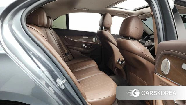 Mercedes-Benz E-Class W213 2018 Серый из Кореи, фото 3