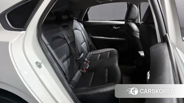 Kia The New K3 2nd generation 2021 Белый из Кореи, фото 3