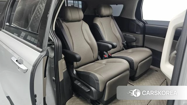 Kia The New Carnival 4th Generation 2025 Серебристо-серый из Кореи, фото 3