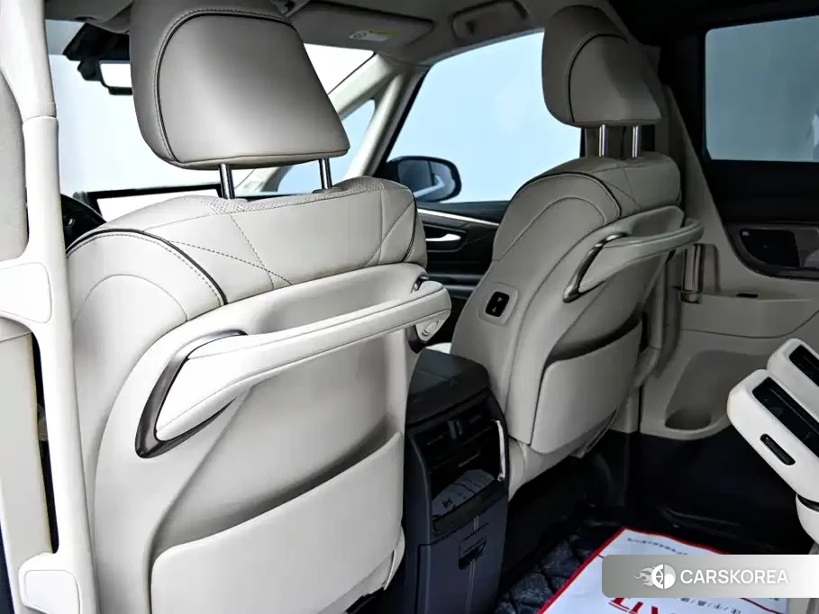 Toyota Vellfire 2023 Черный из Китая, фото 3