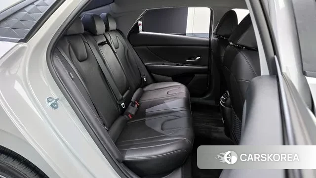 Hyundai The New Avante (CN7) 2025 Серебристо-серый из Кореи, фото 3