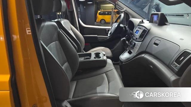 Hyundai The New Grand Starex 2018 Желтый из Кореи, фото 3