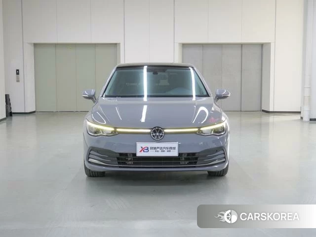 Volkswagen Golf 2023 Серебристо-серый из Китая, фото 3