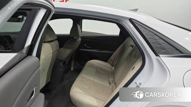 Hyundai The New Avante (CN7) 2023 Белый из Кореи, фото 3