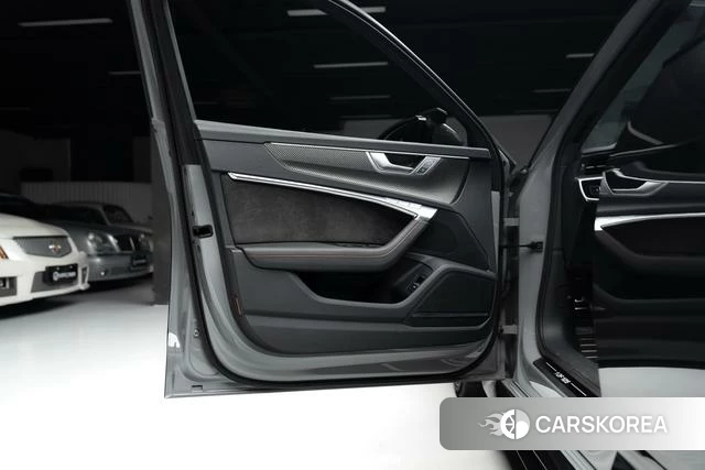 Audi RS 6 2021 Черный из Китая, фото 3