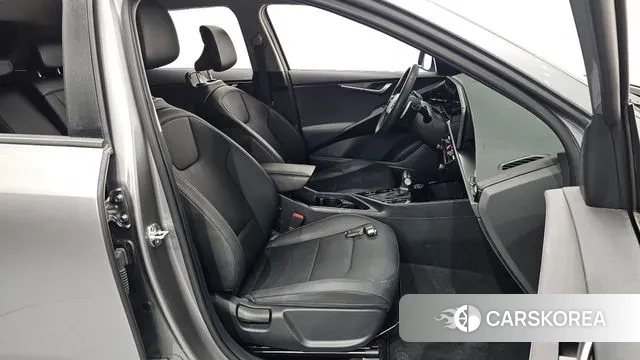 Kia Di Ol Nu Niro 2022 Серебристо-серый из Кореи, фото 3