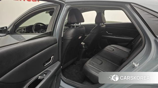 Hyundai Avante Hybrid (CN7) 2021 Светло-серебряный цвет из Кореи, фото 3