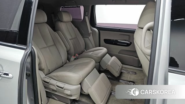 Kia The New Carnival 2018 Серебряный из Кореи, фото 3