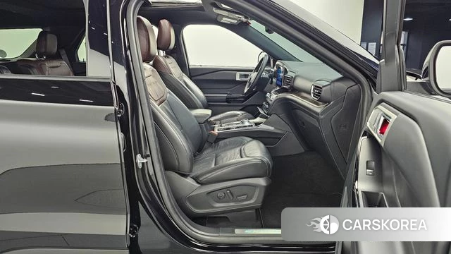 Ford Explorer 6th Generation 2022 Черный из Кореи, фото 3