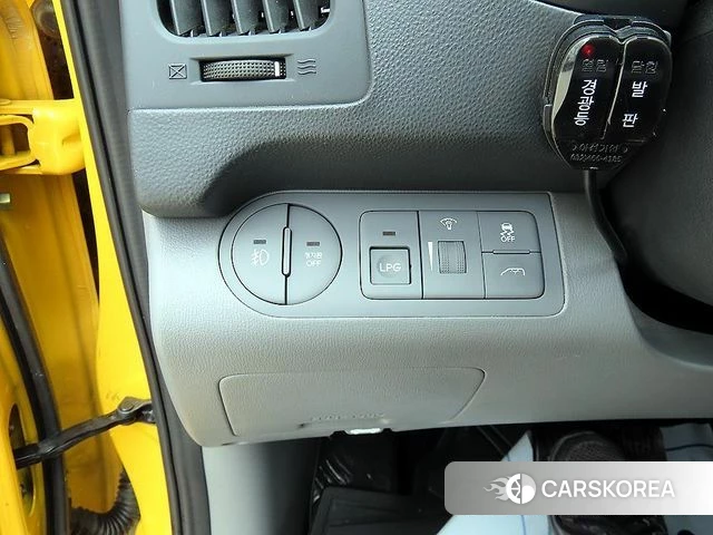 Hyundai The New Grand Starex 2021 Желтый из Кореи, фото 3