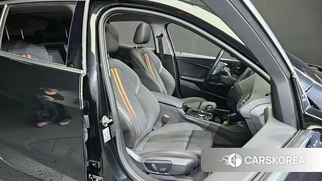 BMW 1 Series (F40) 2020 Черный из Кореи, фото 3