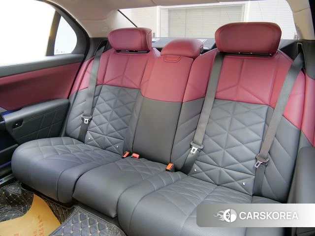BMW 7 series 2024 Темно-серый из Китая, фото 3