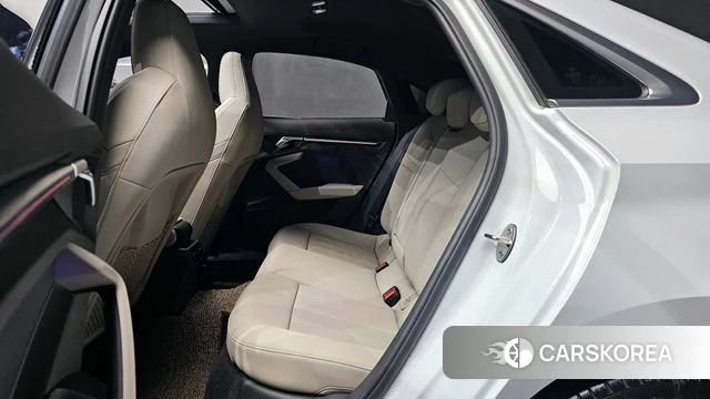 Audi A3 (8Y) 2024 Белый из Кореи, фото 3