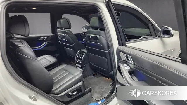 BMW X7 (G07) 2023 Белый из Кореи, фото 3