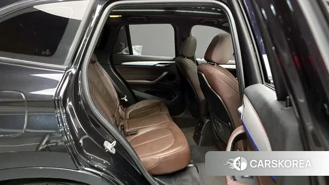 BMW X1 (F48) 2021 Черный из Кореи, фото 3