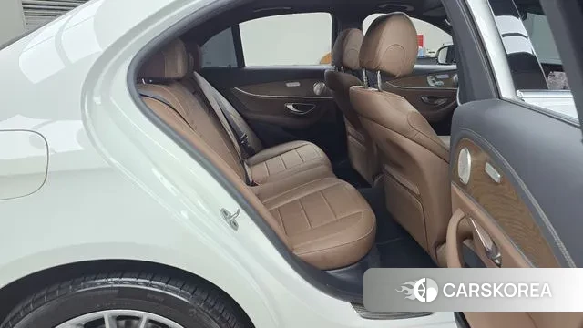 Mercedes-Benz E-Class W213 2020 Белый из Кореи, фото 3