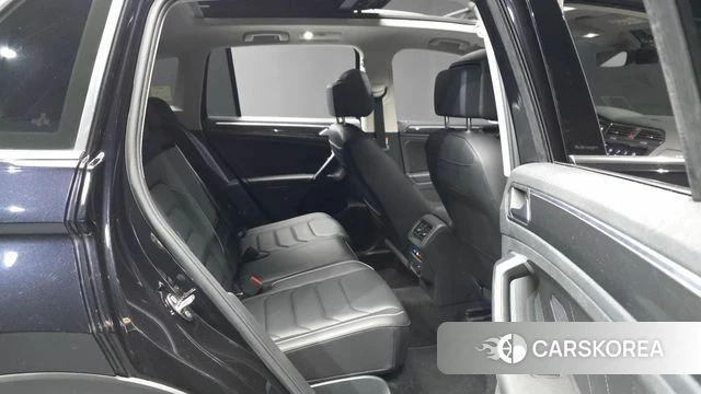 Volkswagen Tiguan second Generation 2022 Черный из Кореи, фото 3