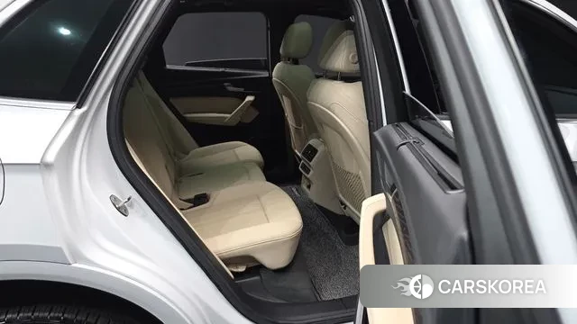 Audi Q5 (FY) 2023 Белый из Кореи, фото 3