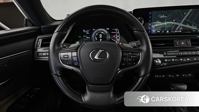 Lexus ES300h 7th generation 2025 Черный из Кореи, фото 3
