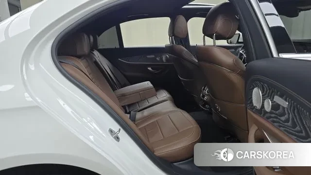 Mercedes-Benz E-Class W213 2023 Белый из Кореи, фото 3