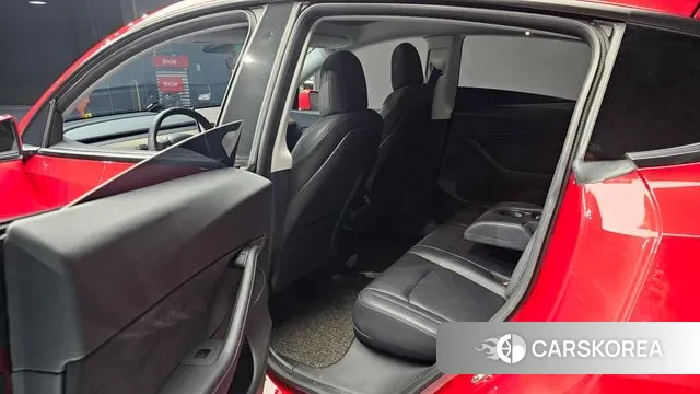 Tesla Model Y 2021 Красный из Кореи, фото 3