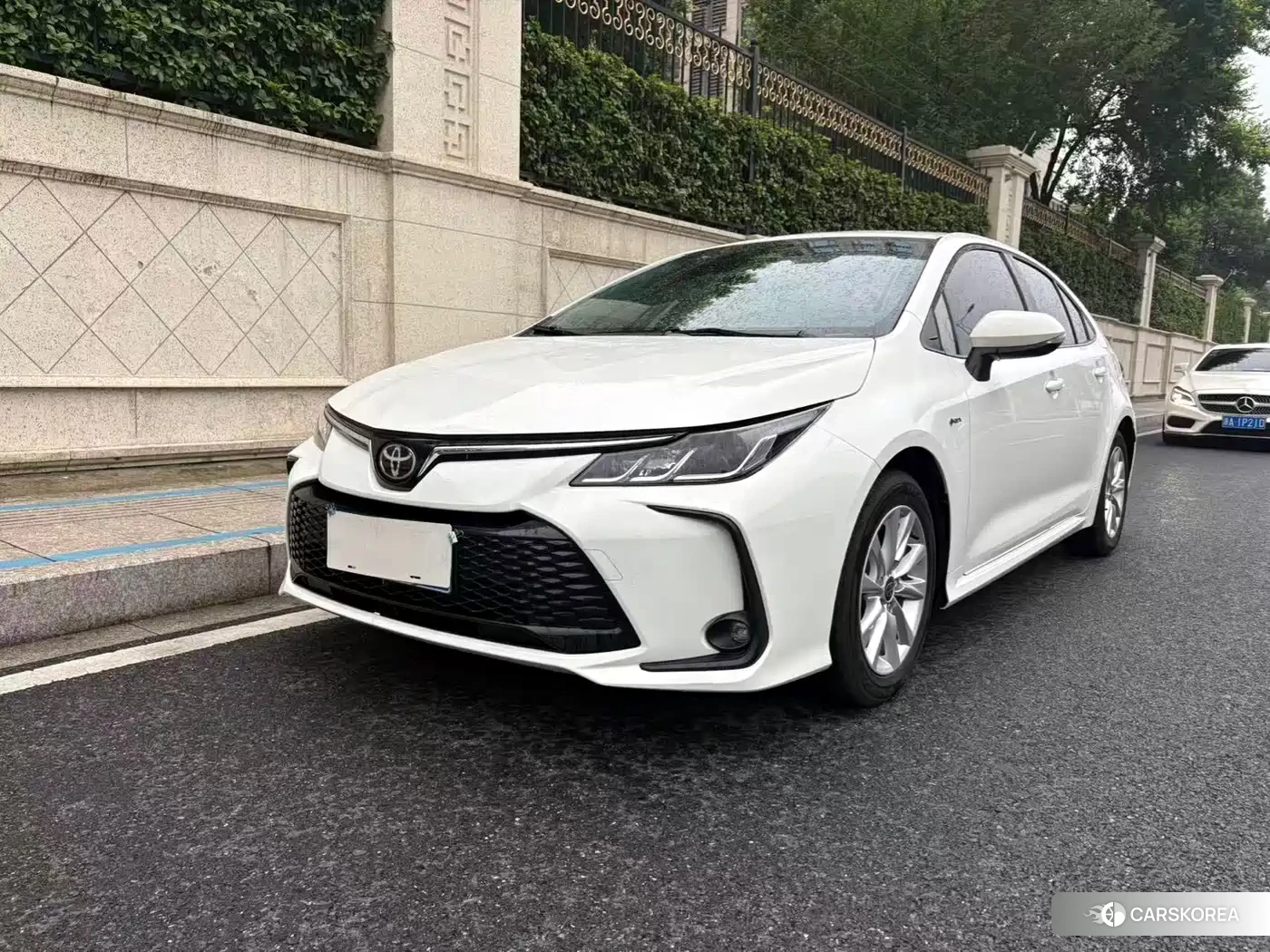 Toyota Corolla 2024 Белый из Китая, фото 3