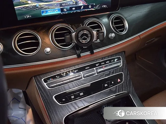 Mercedes-Benz E-Class W213 2022 Белый из Кореи, фото 3