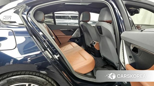 BMW 5 Series (G60) 2025 Синий из Кореи, фото 3