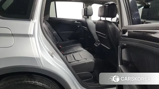 Volkswagen Tiguan second Generation 2018 Серебряный из Кореи, фото 3