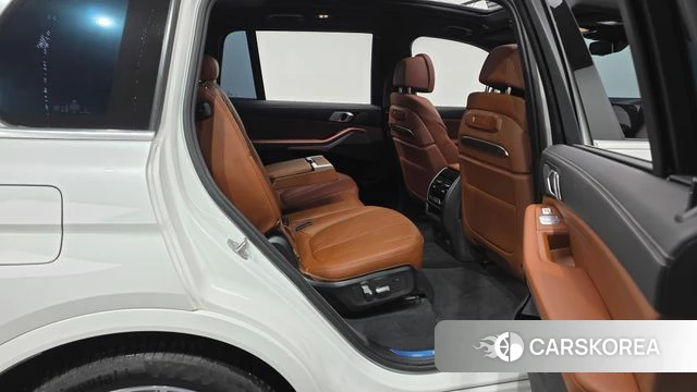 BMW X7 (G07) 2024 Белый из Кореи, фото 3