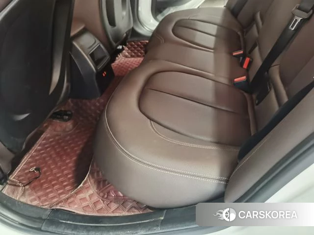 BMW 1 series 2023 Белый из Китая, фото 3