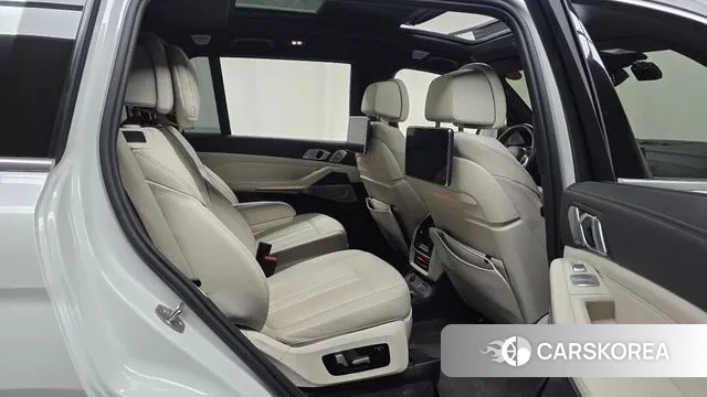 BMW X7 (G07) 2021 Белый из Кореи, фото 3