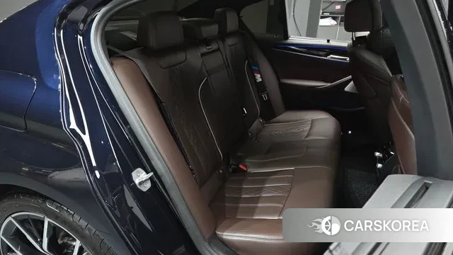 BMW 5 Series (G30) 2023 Черный из Кореи, фото 3