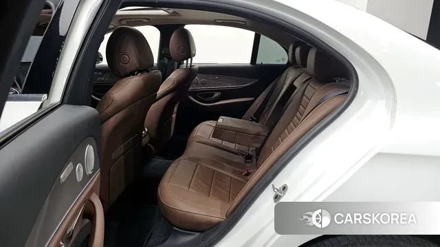 Mercedes-Benz E-Class W213 2020 Белый из Кореи, фото 3