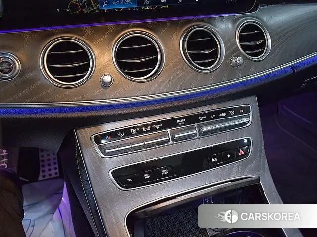 Mercedes-Benz E-Class W213 2022 Белый из Кореи, фото 3