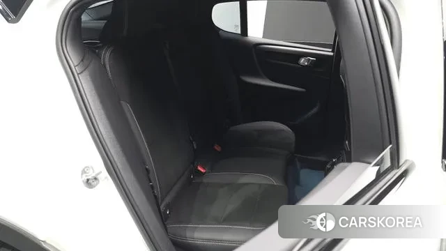 Volvo C40 Richards 2023 Белый из Кореи, фото 3