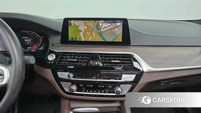 BMW 5 Series (G30) 2020 Белый из Кореи, фото 3